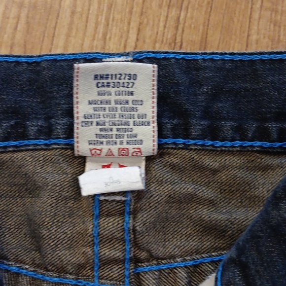 Men's True Religion size 31x30 straight leg denim jeans mildly distressed - Picture 3 of 9